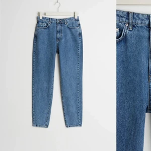 Jeans - Snygga jeans från gina tricot i bra skick 💘 säljer för att de är för stora och för korta för mig som är 180 cm💫 skriv om du vill ha flera bilder eller har några frågor. Frakt tillkommer