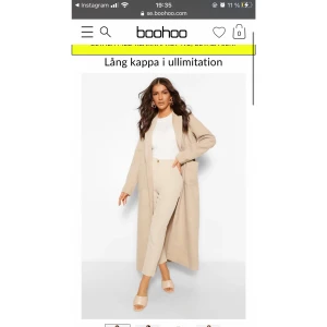 Beige kappa - Beige kappa från Boohoo. Har aldrig använt och prislappen är kvar eftersom den var för lång på mig💛