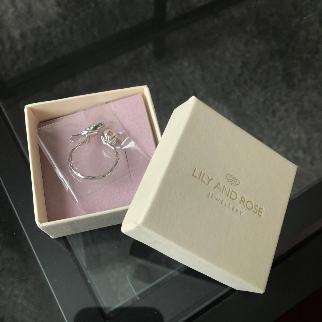 Ring Eden peace Lily and Rose
