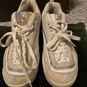 Skor - Oanvända , jätte fina!!