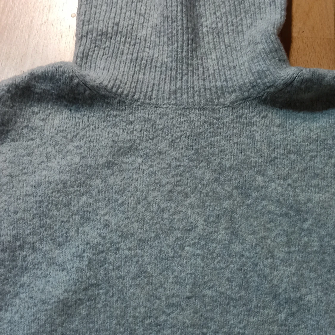 Grå stickad polo - 90