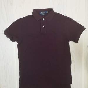 Tshirt Bordeaux Ralph Lauren small, good condition 