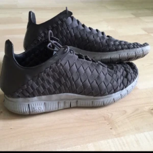  - Nike Free Inneva Woven 
Använt enstaka gånger
Jättebra skick
EU 45 , US 11
