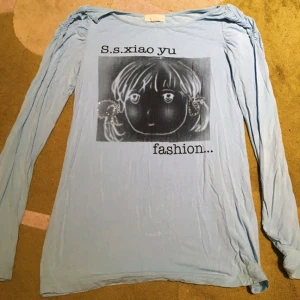  - Fin tröja. Bra skick.
Frakt 50kr.
Swish eller mötas upp i Strängnäs.