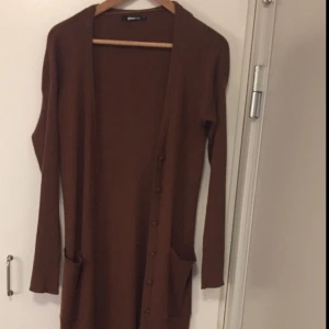  - Långkofta från Gina Tricot, aldrig använd.