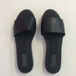  - ⭐️Topshop skor i äkta läder, aldrig använda
Strl 40
Tar swish, kan mötas i Stockholms innerstad.
Köparen står för frakten.