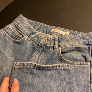 Jeans - Blå långa straight jeans, skriv så skickar jag fler bilder🤍