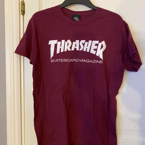 Trasher T-shirt - Använd fåtal gånger, liten i storleken