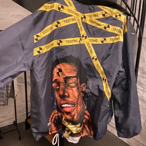 AScool jacka ASAP - ASAP Rocky jacka. Köpt i våras för 70$ använd en gång 😳 