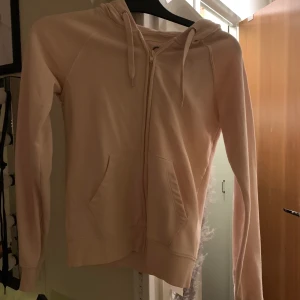 Rosa kofta - Fin kofta från cubus, knappt använd