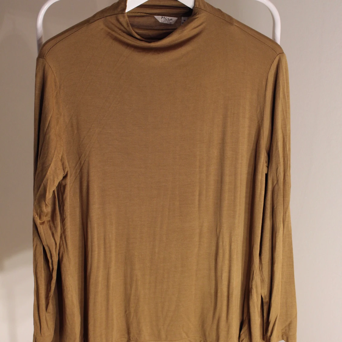 Brun tröja från Mina