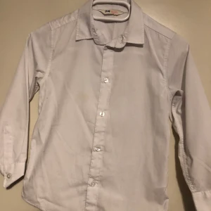 Barn skjorta storlek 122 - Barn storlek 122