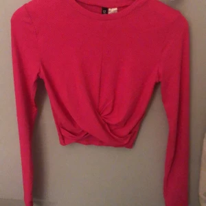 Croptop från h&m - Strl s rosa tröja från h&m