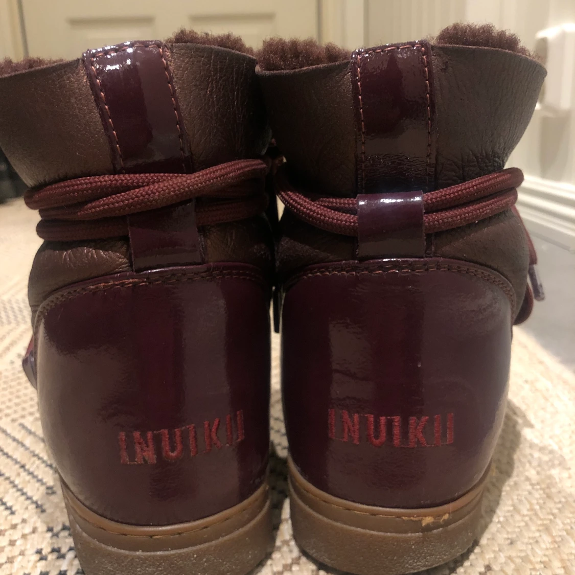 Inuikkii låga vinröda - 90