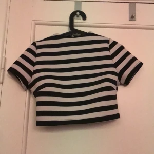 Kort tröja  - Använd ett små tal gånger 