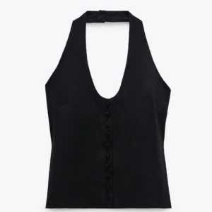 Topp Zara - Säljer denna sjukt snygga topp som är väldigt trendig ifrån Zara. Säljer för att jag har två stycken exakt likadana, denna är aldrig använd, prislappen kvar oså!🙌 fler bilder kan skickas om de skulle önskas! Bud:120kr