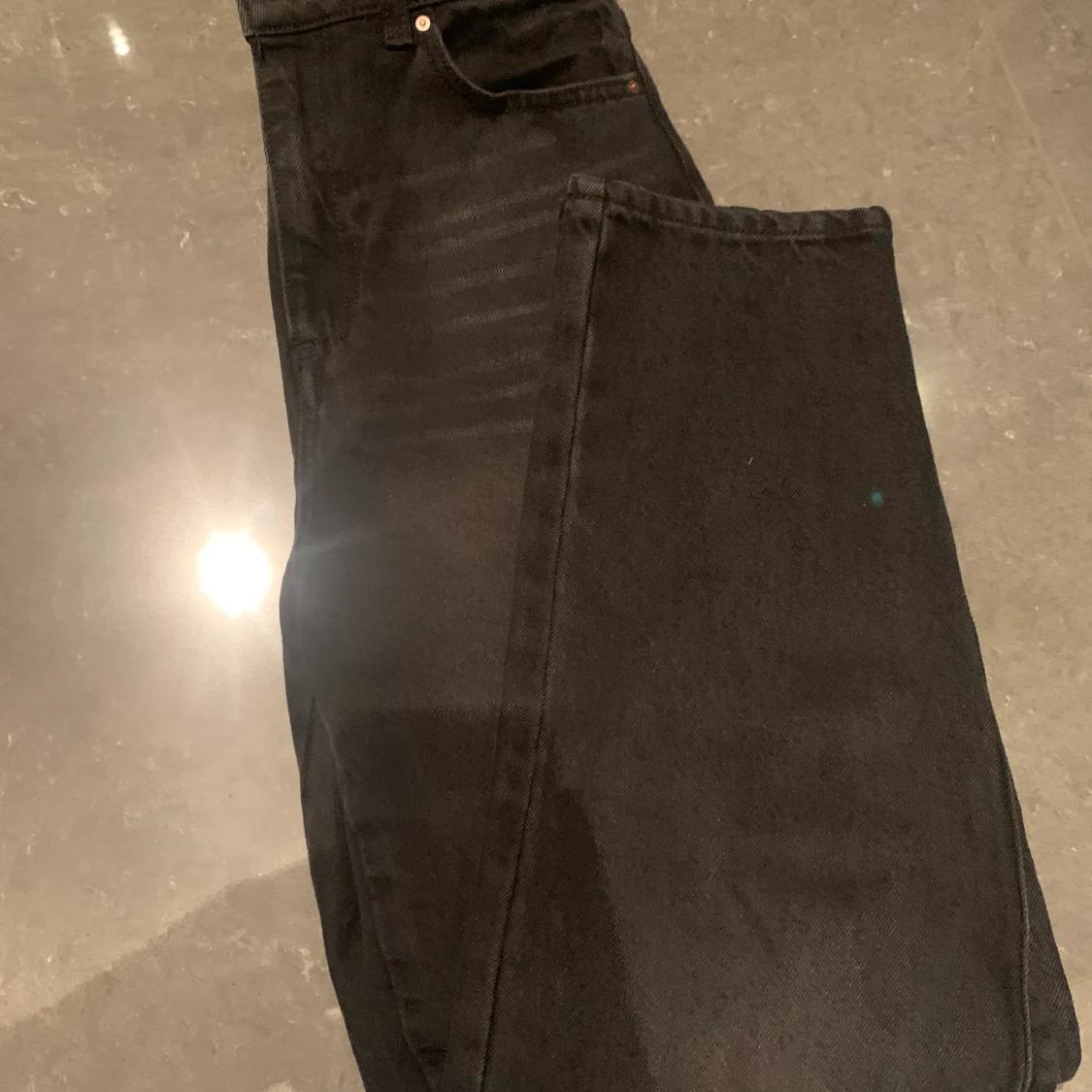 svarta jeans  - 90