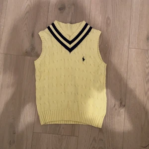 RALPH LAUREN VÄST - Har massa andra västar också:)