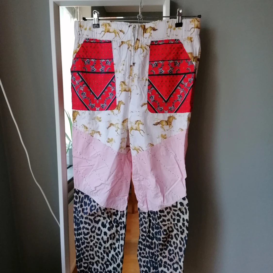 Byxor från GANNI  - 90