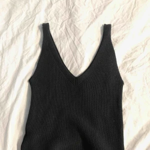  - Stickad linnetopp från Brandy Melville! Aldrig använd! 40kr frakt eller mötas upp i Stockholms innerstad ♥️🌹