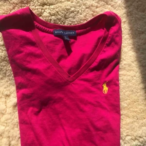  - Ralph Lauren T-shirt,  V-neck