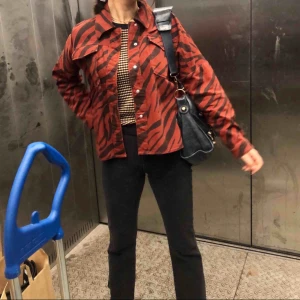  - Jättefin jacka från Zara, endast använd 1 gång. Köpt för 400kr