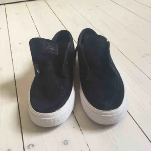  - Nike SB zoom air helt oanvända. Köparen står för frakt. Finns i Malmö! 