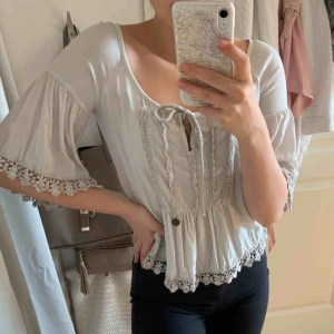  - Jättefin blus från Tessie. Knappt använd och i jättefint skick! 