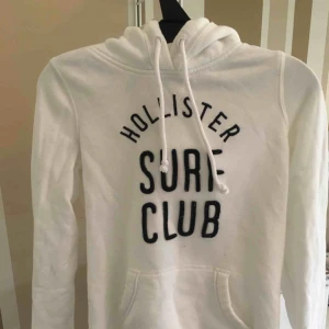  - Hollister hoodie