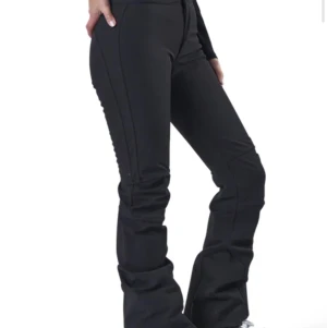 Peak performance w stretch P skidbyxor - Tighta och riktigt snygga och välsittande skidbyxor från peak performance. En skön skidbyxa i riktigt bra kvalite. Extra knäförstärkning ,Stretch och logga bak, samt på benet, dragkedja nere, fodrad med fleece. Svarta och storlek S. Byxorna är obetydligt använda och nästan i nyskick då de tyvärr var fel storlek för mig. Om fler är intresserade så buda gärna i kommentarer.  Nypris 250