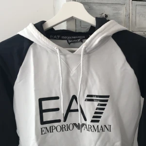 Armani Hoodie - Storlek XS