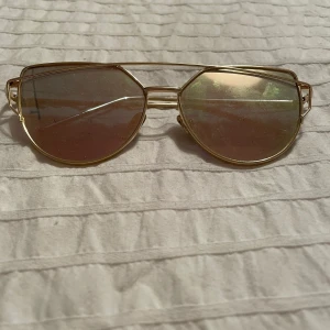 Solglasögon  - Solglasögon 