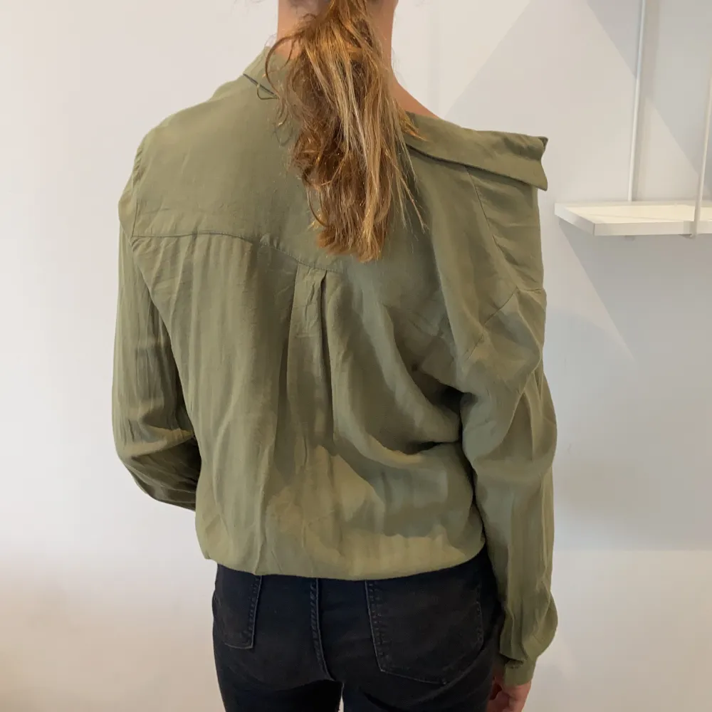 Bra skick och väldigt fin färg. Använd fåtal gånger. Frakt 37kr💚. Puserot.