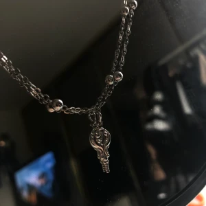 egen gjort halsband - Litet gulligt halsband som passar till nästan allt ☺️🦋✌🏼Kolla biograf för info om frakt m.m. Fler frågor - kom dm så är jag snabb på att svara ☺️☺️