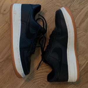 Nike AF1 EUR 36.5 - Sparsamt använda