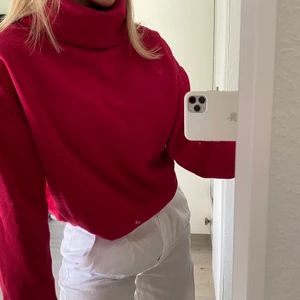 Röd sweatshirt - Säljer denna röda sweatshirt! 120kr + frakt 