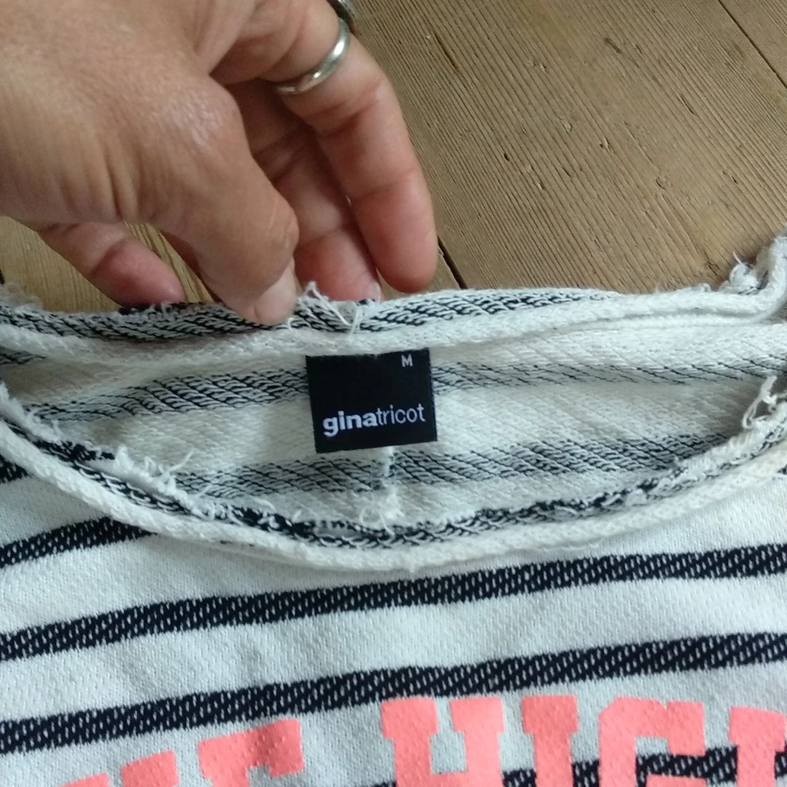 Super skön tröja med neon - 90