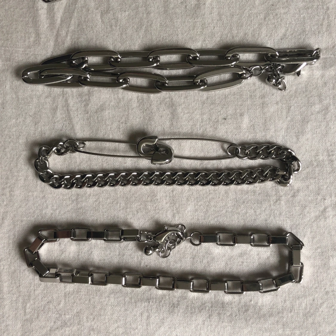 Silverfärgade armband 🖤 - 90