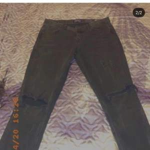 Svarta byxor - Ett par svarta byxor från Jc 