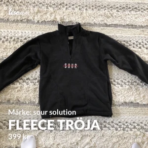 Sour solution fleece turtle neck - Väldigt fint skick 9/10. Nypris: 700kr