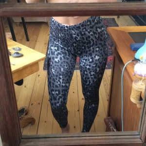  - Aldrig sportat i dessa löpartajts i stl xs. 