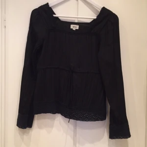  - Supersöt figursydd blus. 