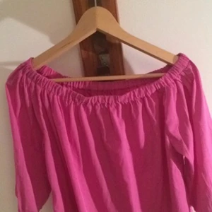  - Singoallablus från Bikbok, endast provad! Kan frakta eller mötas upp i Stockholm 💕