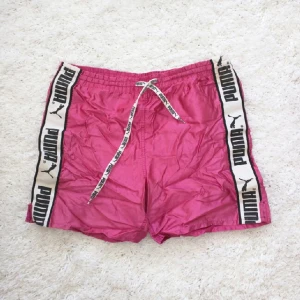  - Puma badshorts
Välanvända men i fint skick