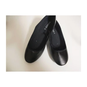  - Svarta ballerina från H&M, aldrig använda. Frakt 28kr ✨