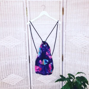  - Färgbombad gympapåse från Monki 🔥🔥🔥 

FRI FRAKT 💌