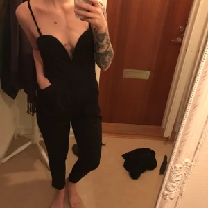  - -Byxdress från DMretro
- Aldrig använd, bara testat
- Hämtas eller fraktas (du står för frakten)
