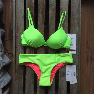  - Helt ny bikini från Panos Emporio med lappar kvar
Säljes pga fel storlek
Nypris underdel 349:- och överdel 499:-