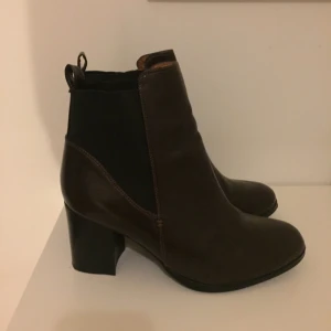  - Säljer jättesnygga oanvända boots pga. fel storlek.