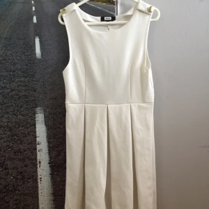  - Köpt här på Plick. Använt 1 gång. Jätte fin är den.